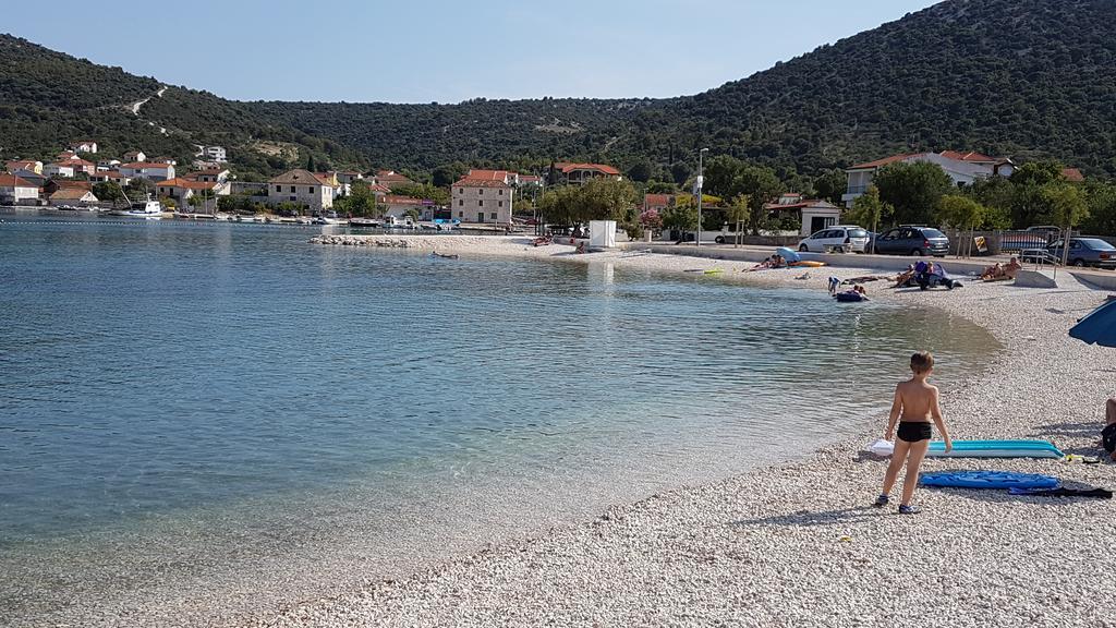 Apartments Zdenka Vinišće Zewnętrze zdjęcie